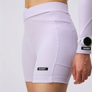 Bandit Running Cadence Crossover 5” running short in Light Thistle